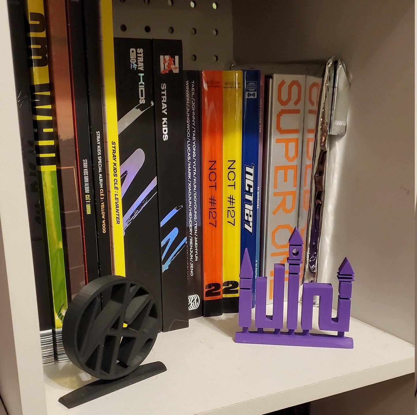 G I-DLE Standee