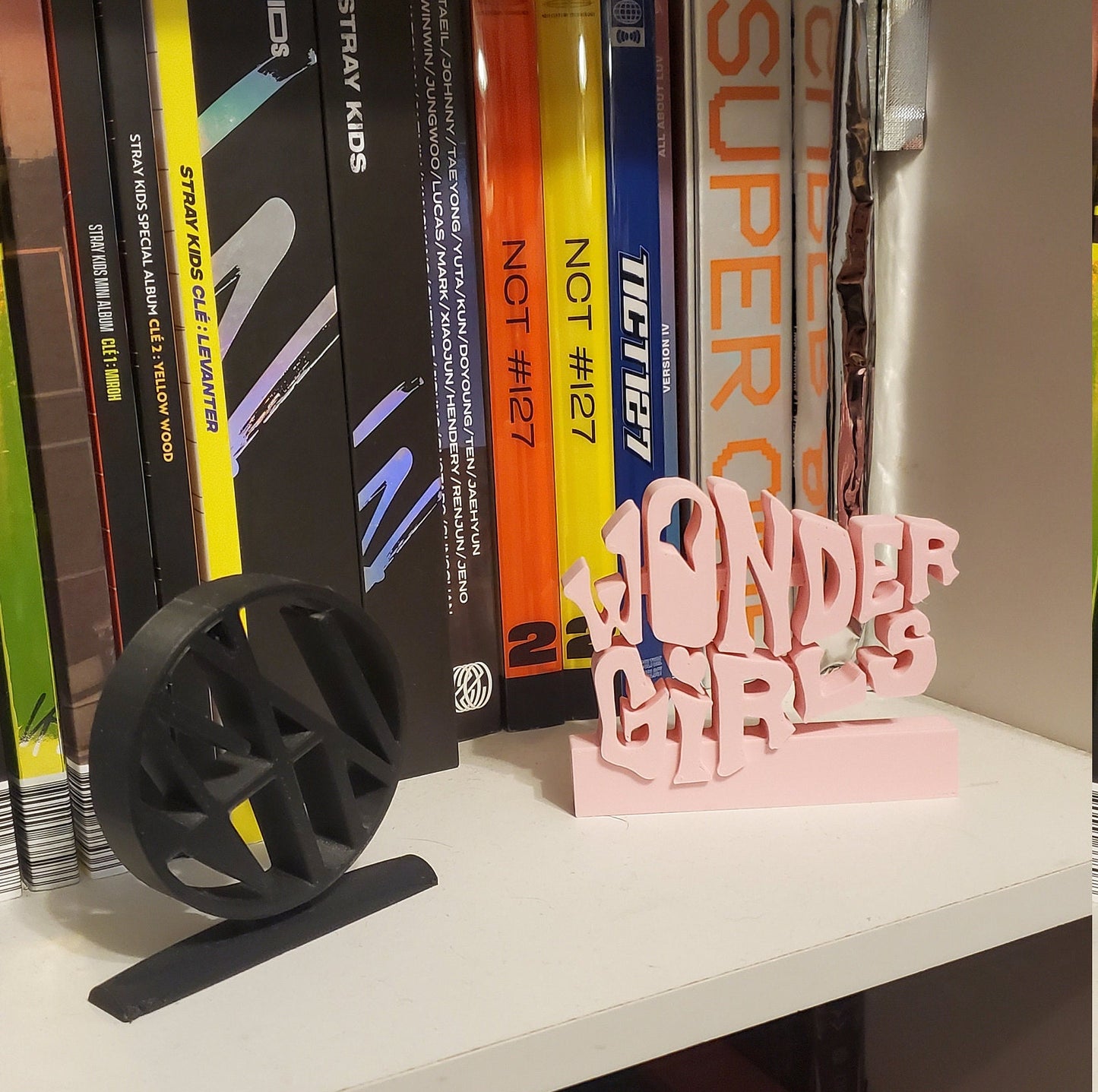 Wonder Girls Standee