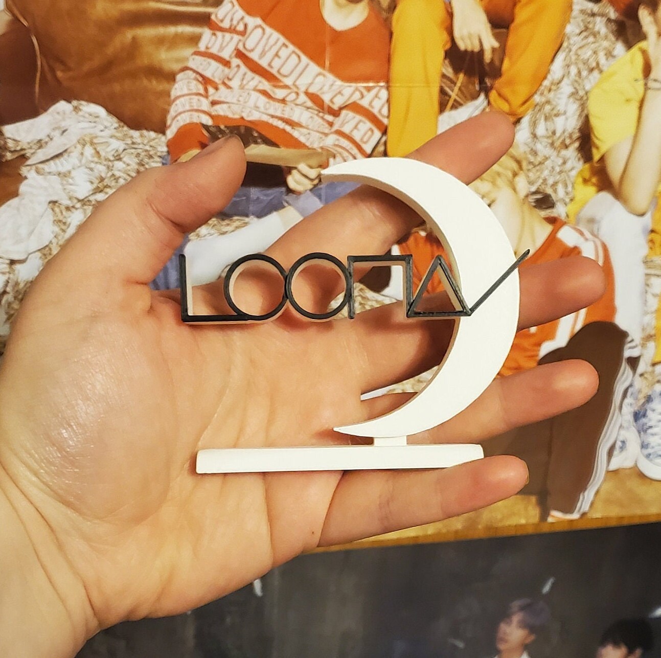 Loona Standee