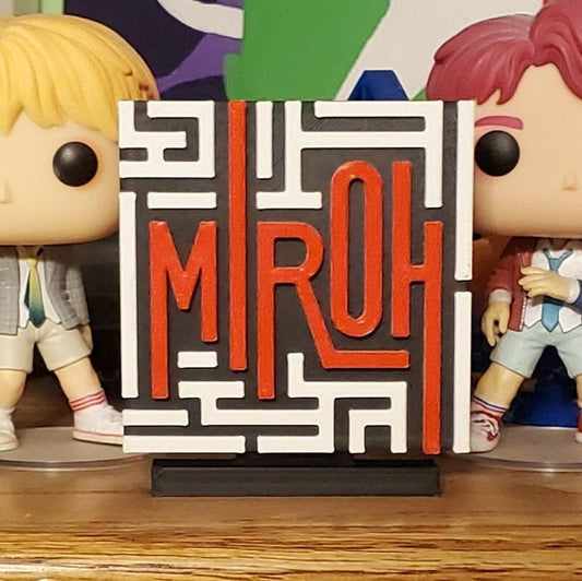 Stray Kids Miroh Standee