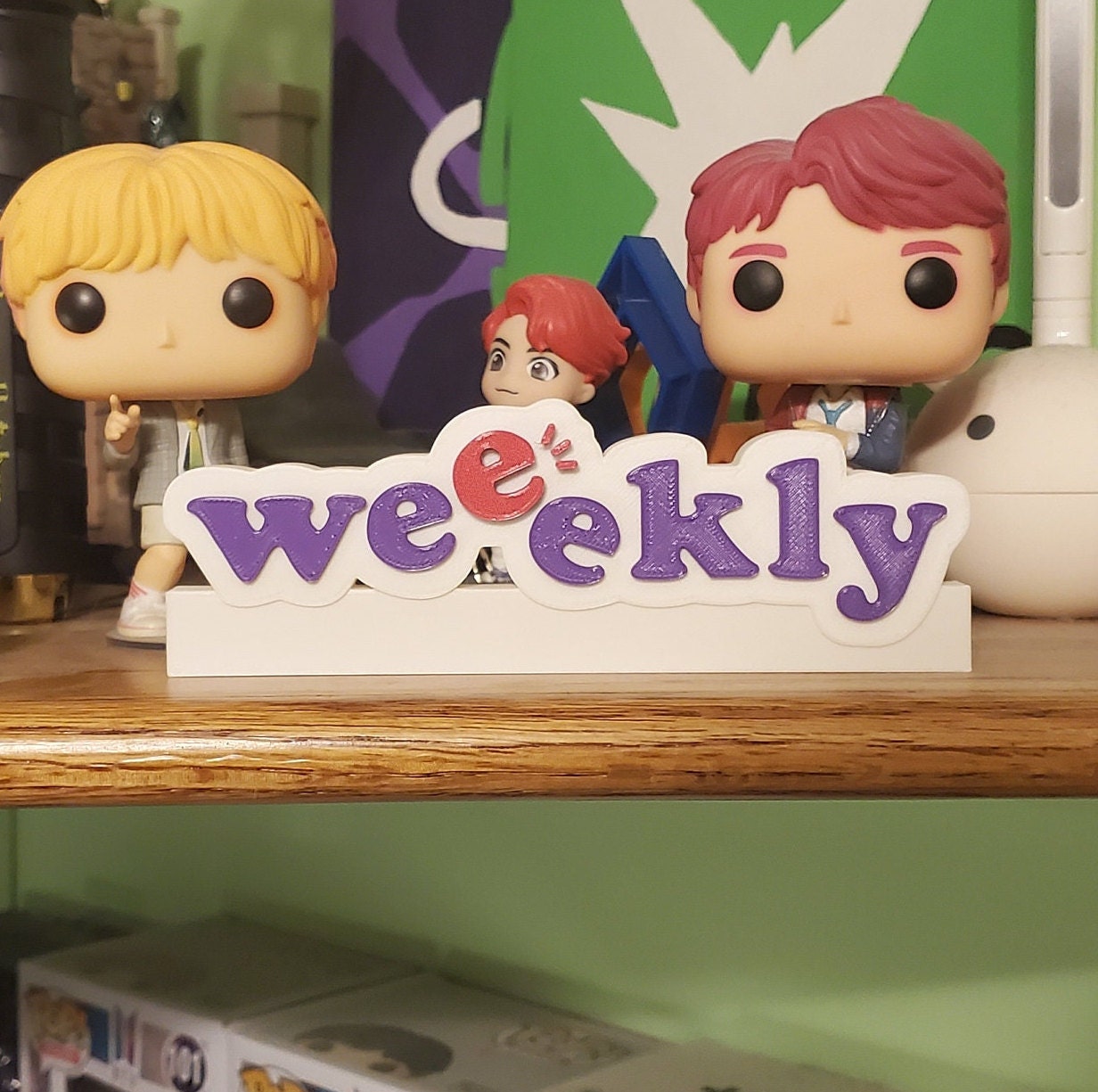 Weeekly Standee