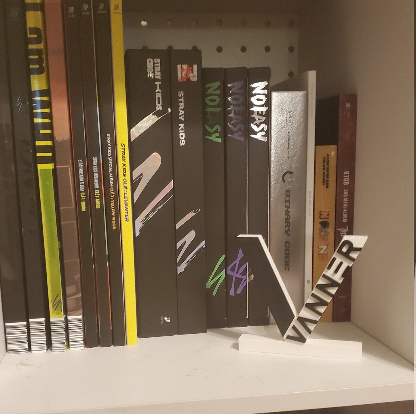VANNER Standee