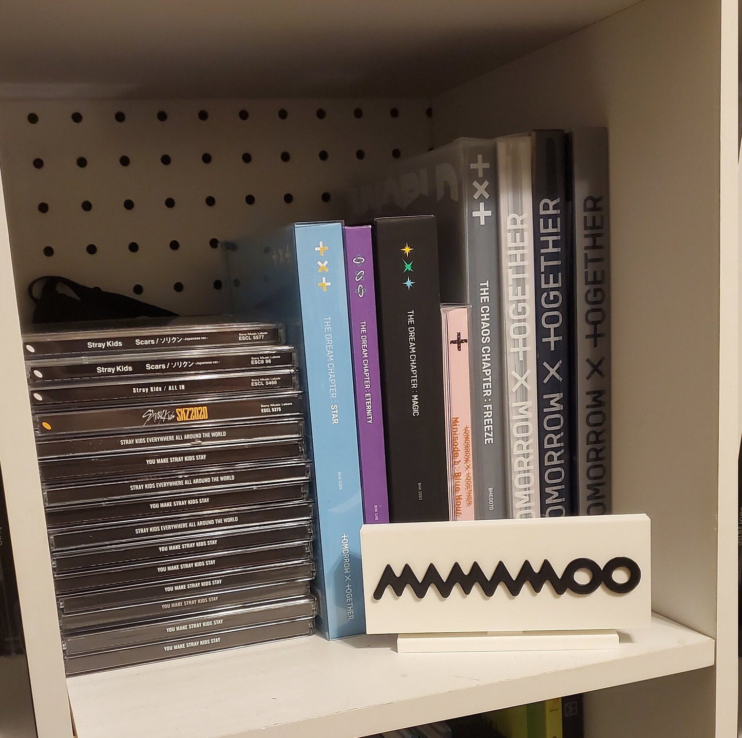 Mamamoo Standee