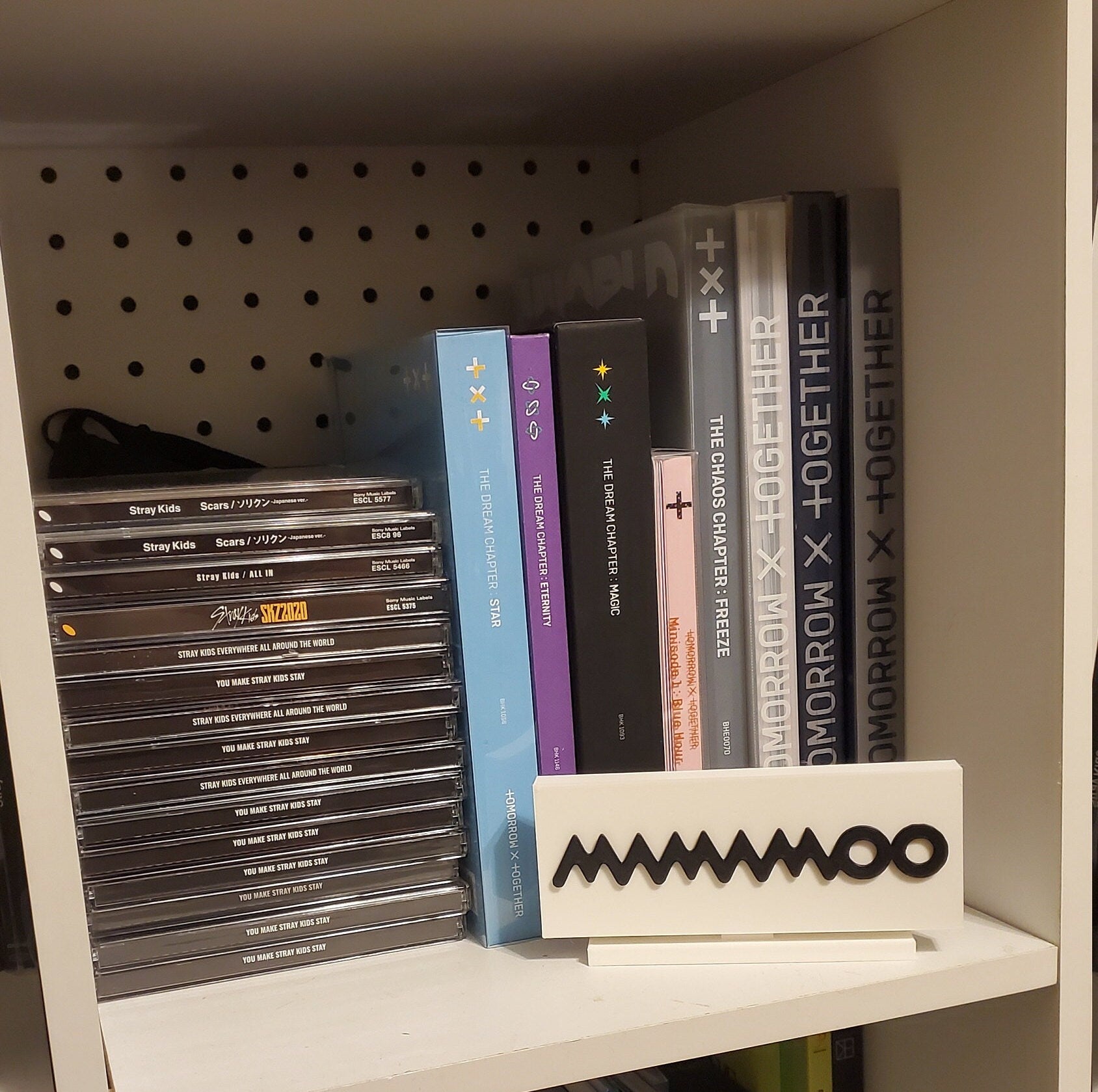 Mamamoo Standee