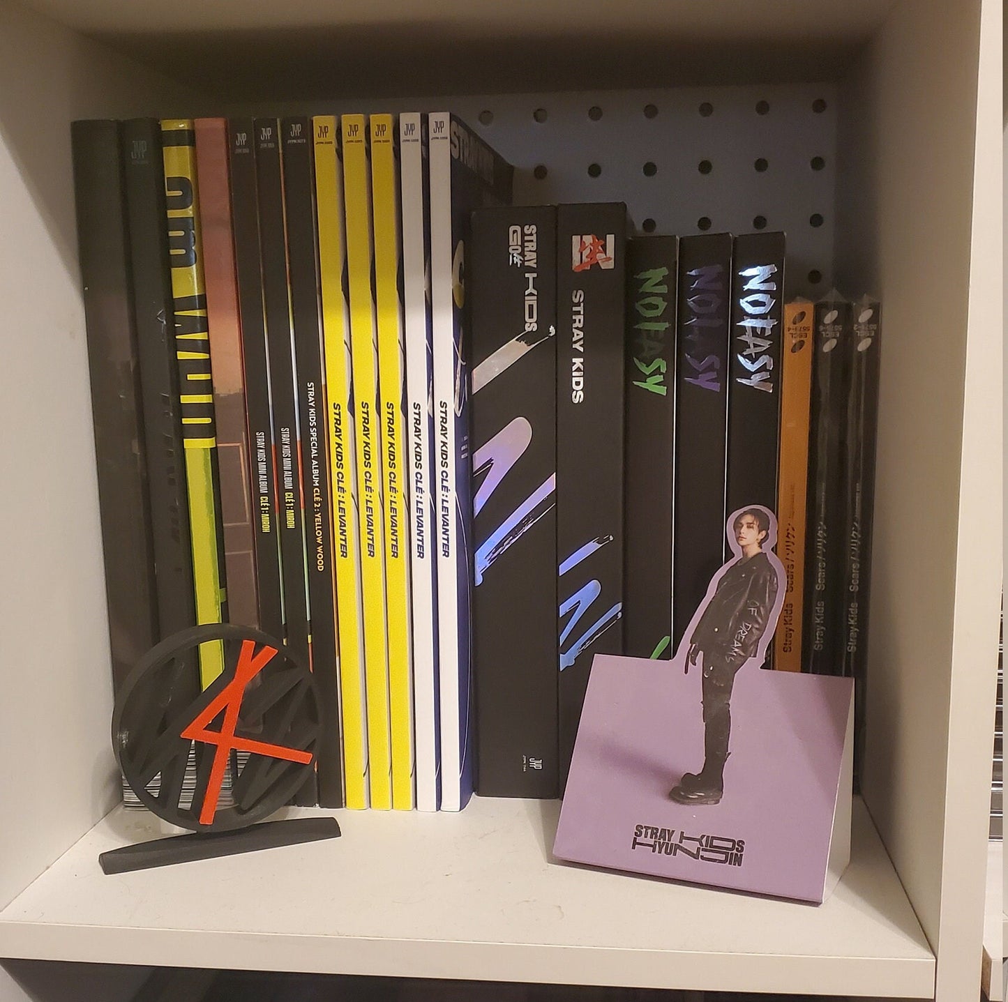Stray Kids Standee