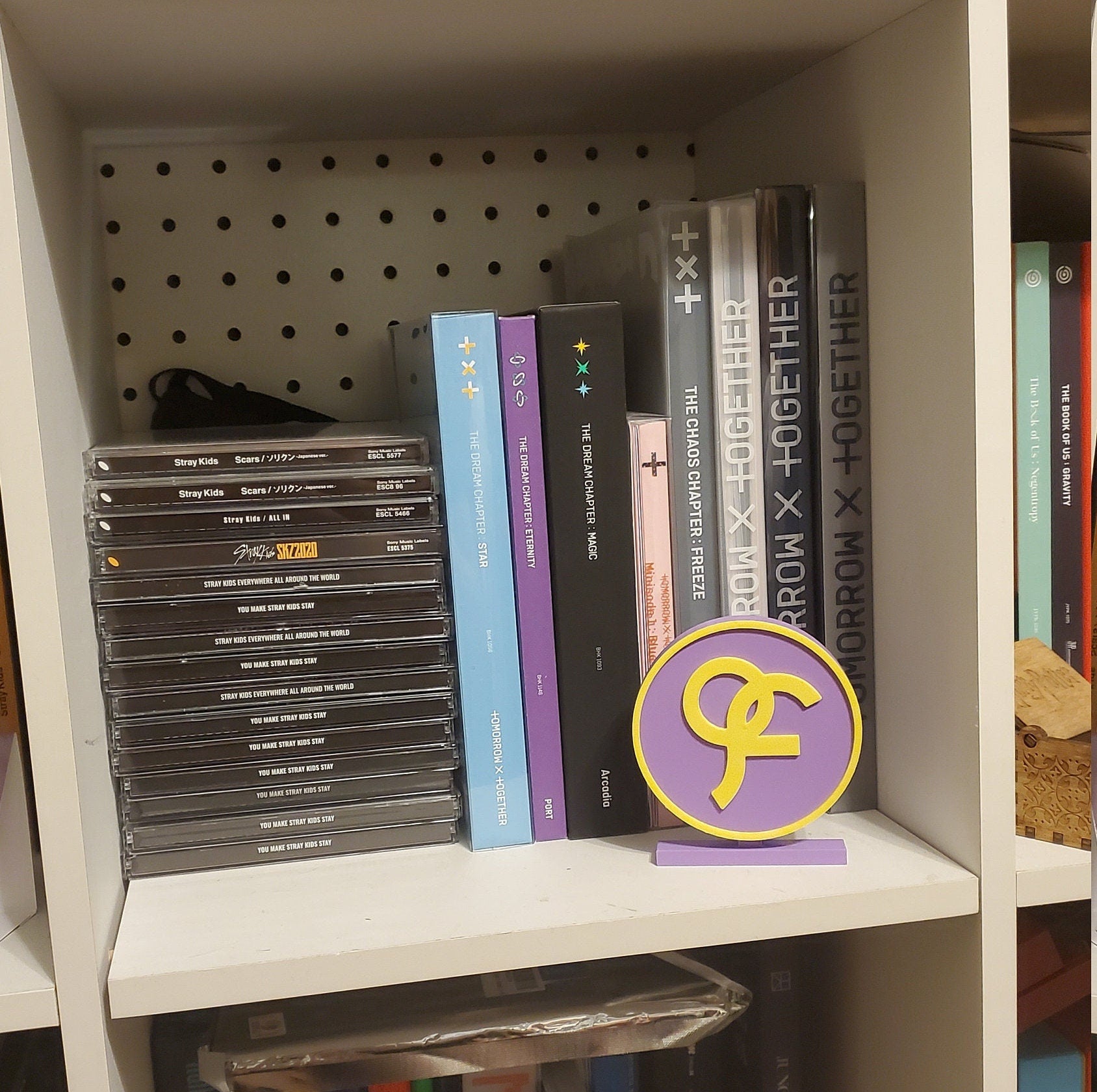 Fromis_9 Standee