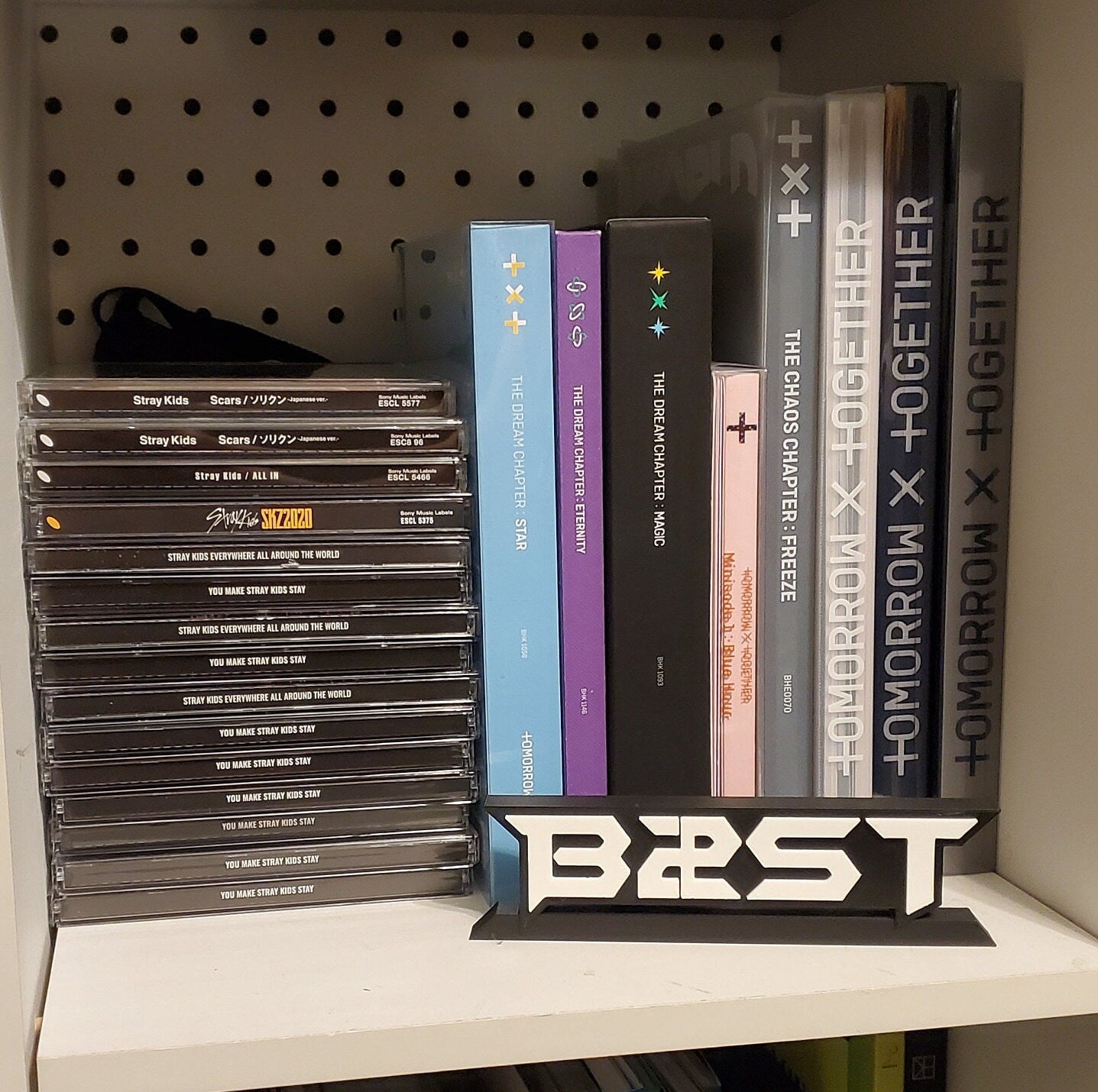 B2ST Beast (Highlight) Standee