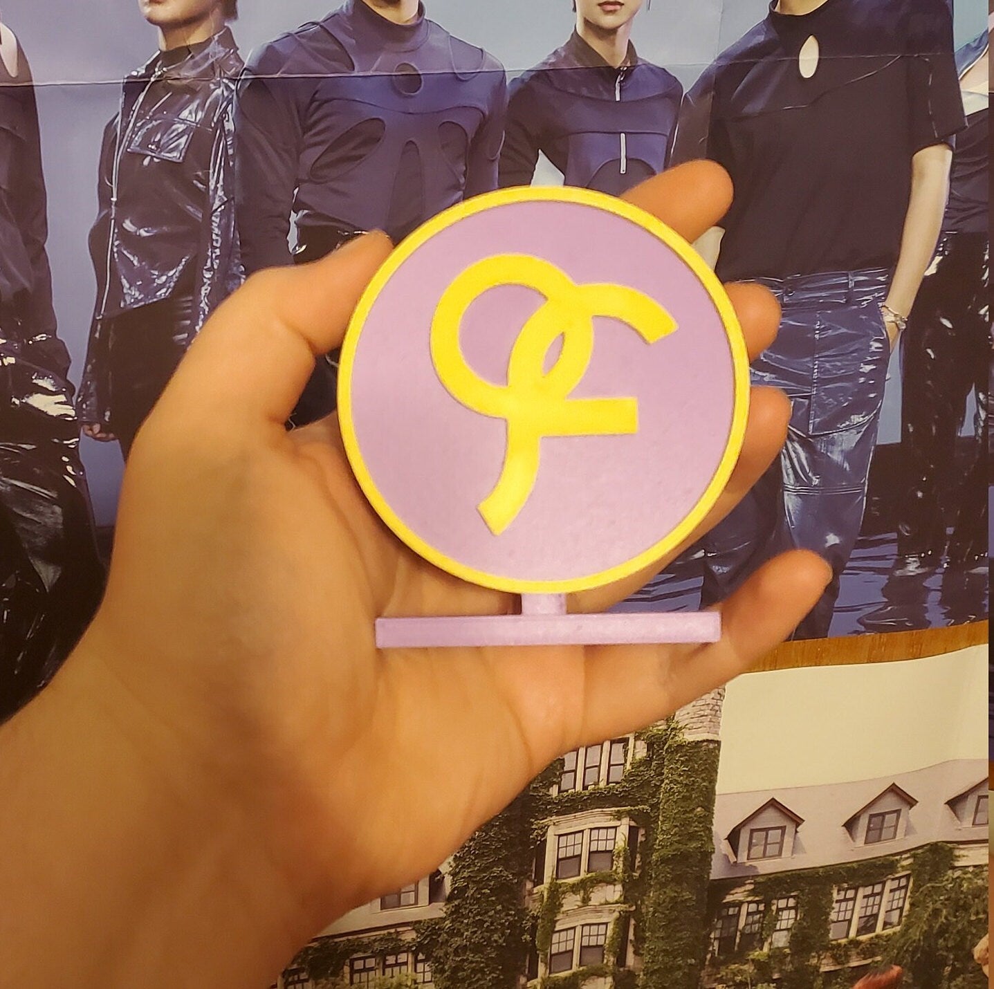 Fromis_9 Standee