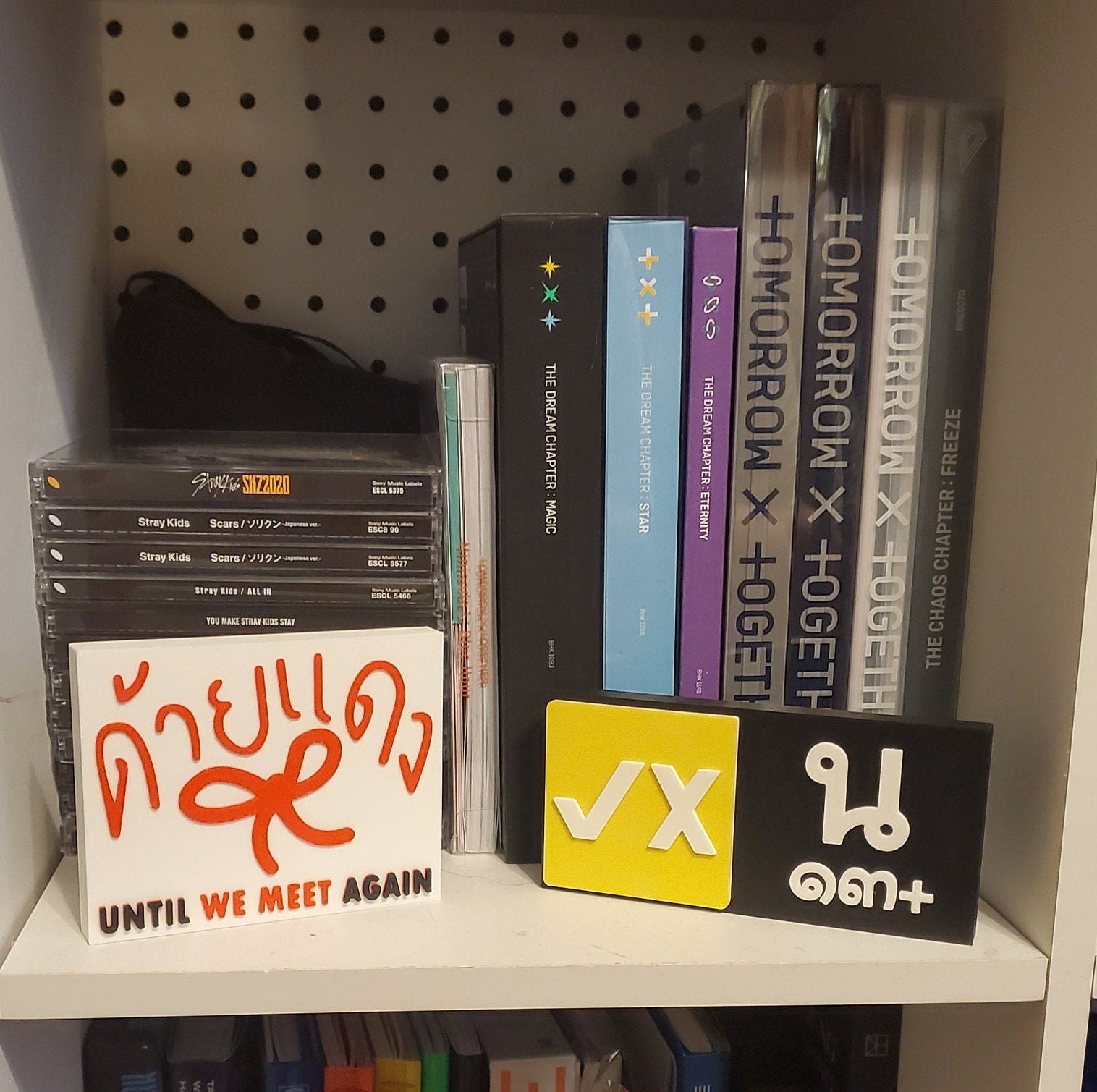 Raikantopeni Thai Bl Logo Standee