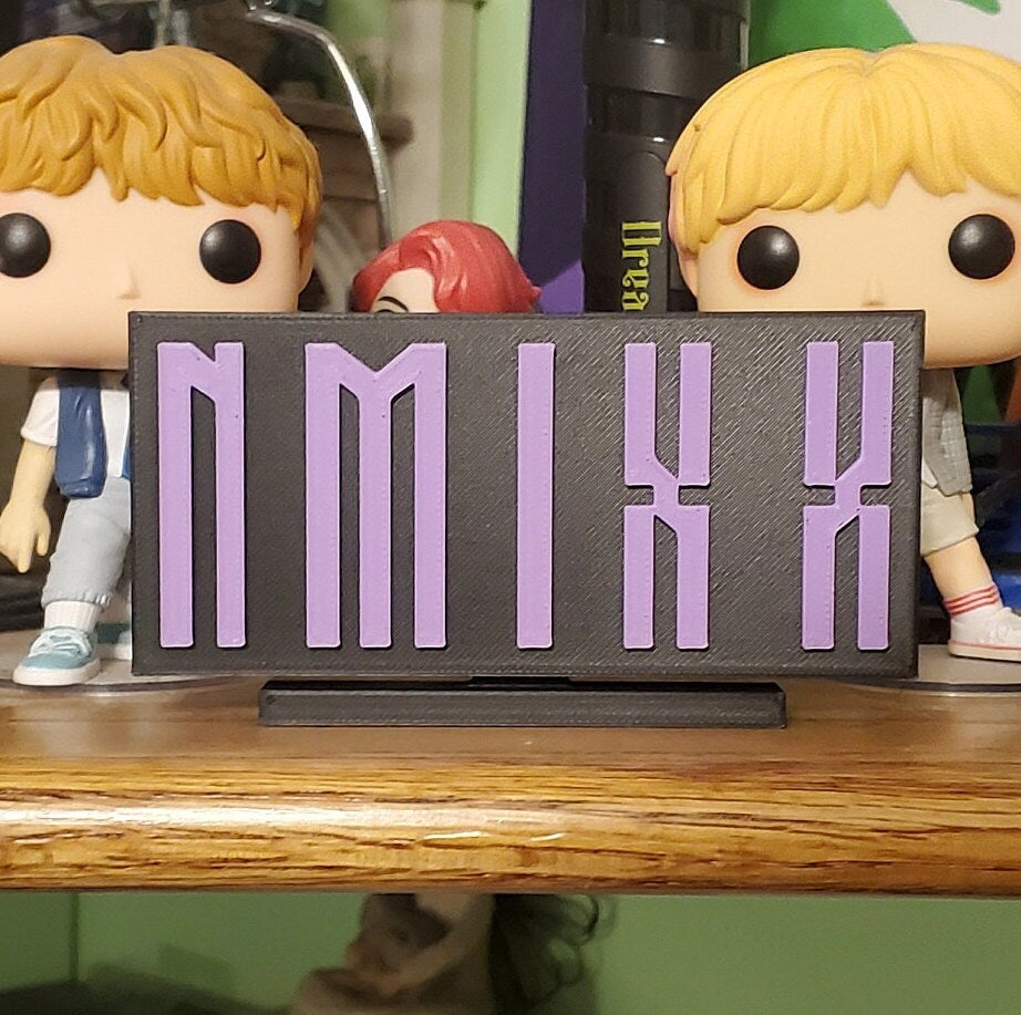 Nmixx Standee