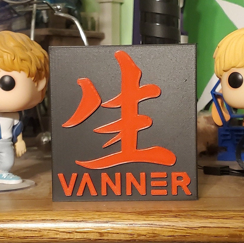 VANNER "FORM" Standee