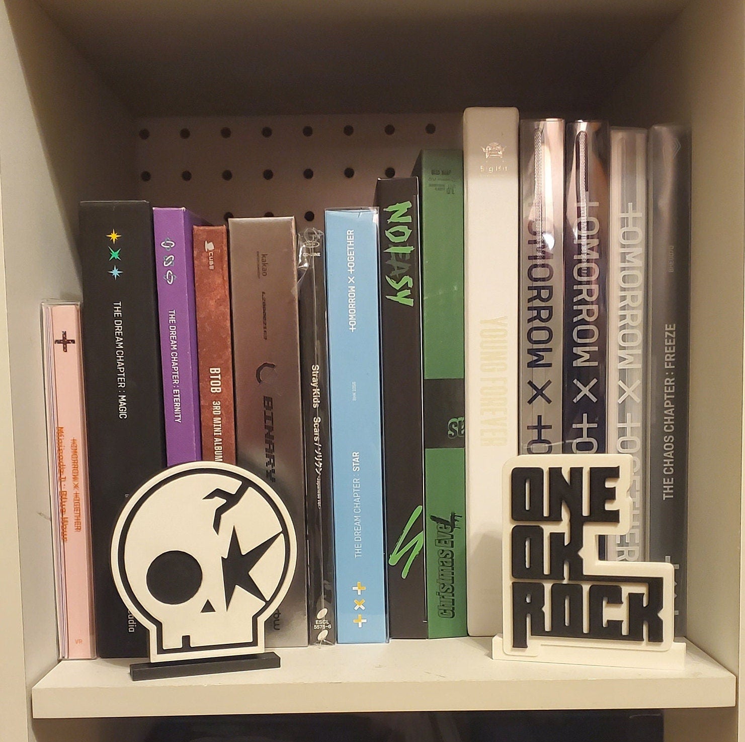 ONE OK ROCK Standee