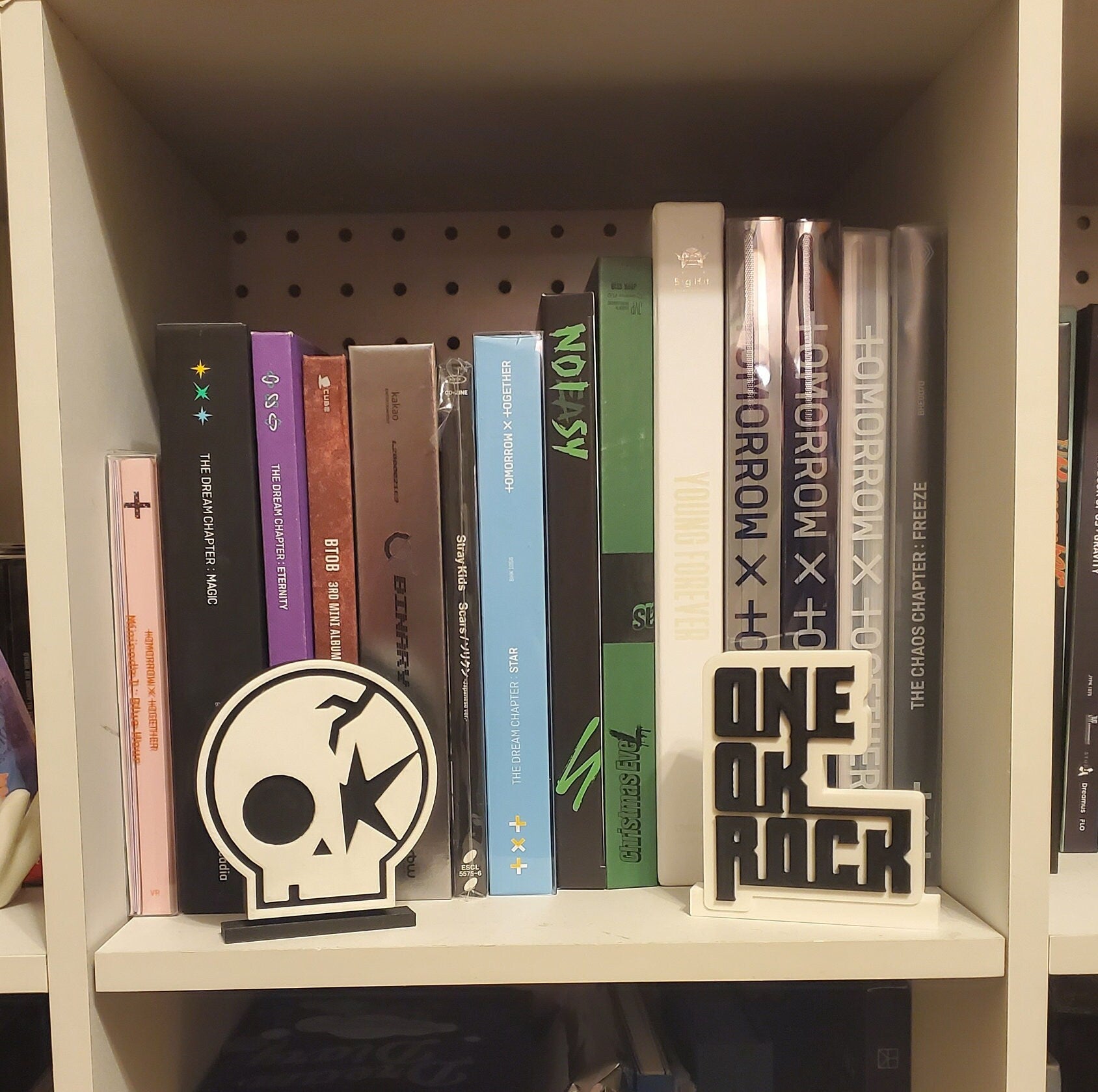 ONE OK ROCK Standee