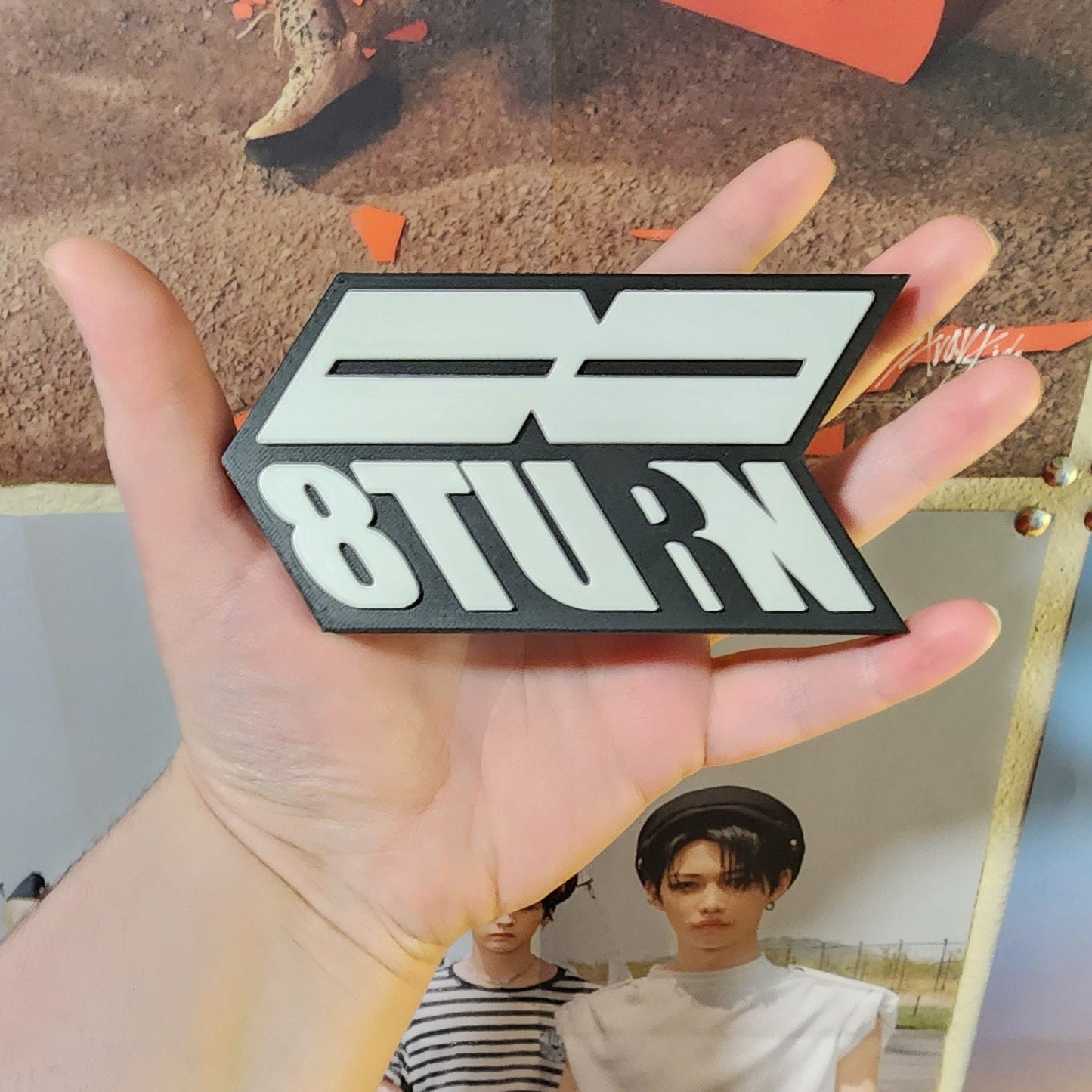 8TURN Standee
