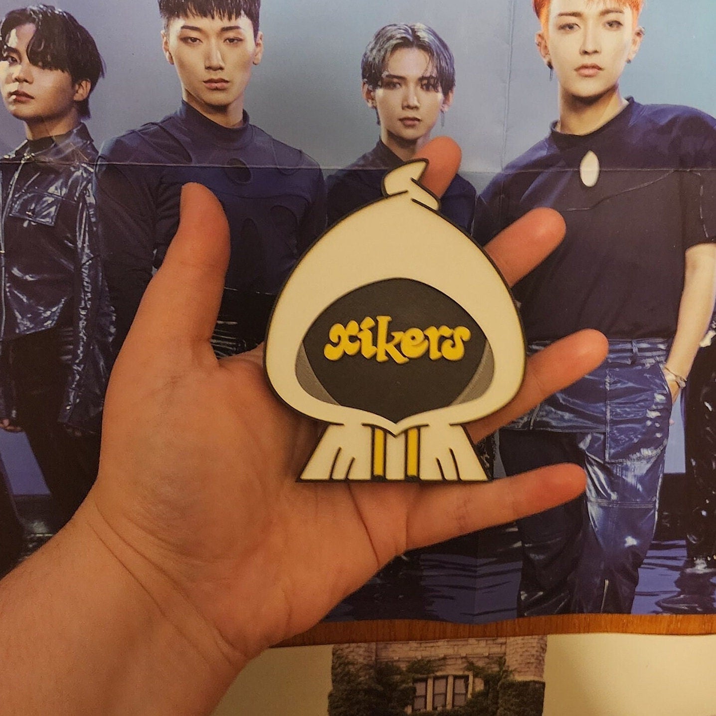 Xikers Standee