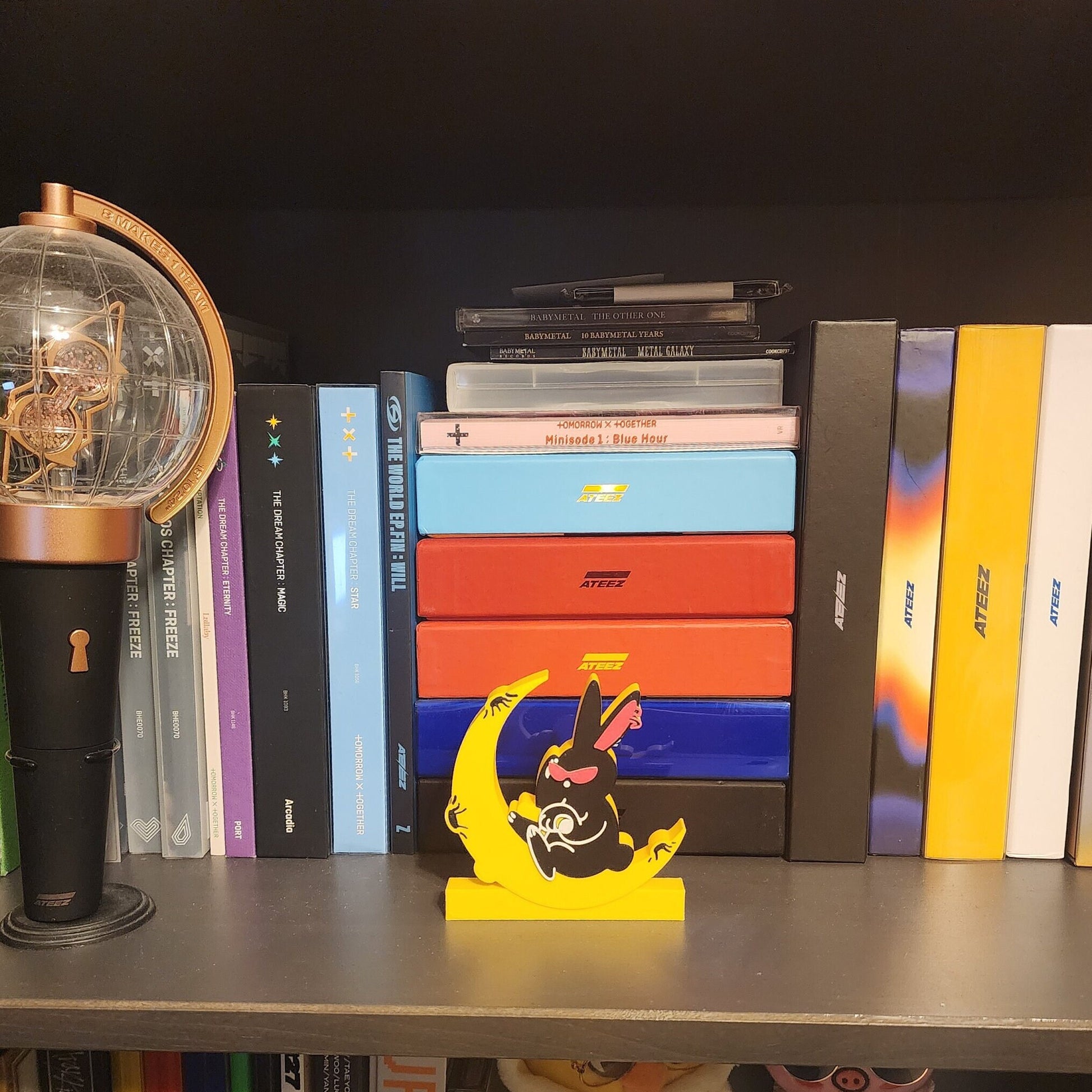 ATEEZ Mito Standee