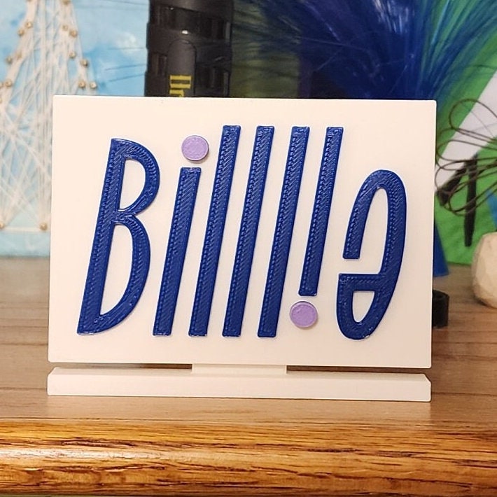 Billlie Standee