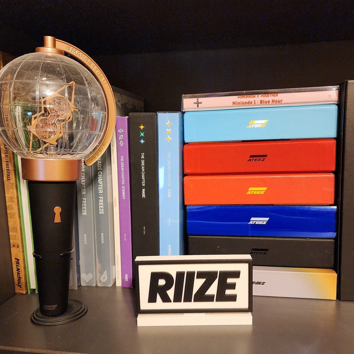 RIIZE Standee