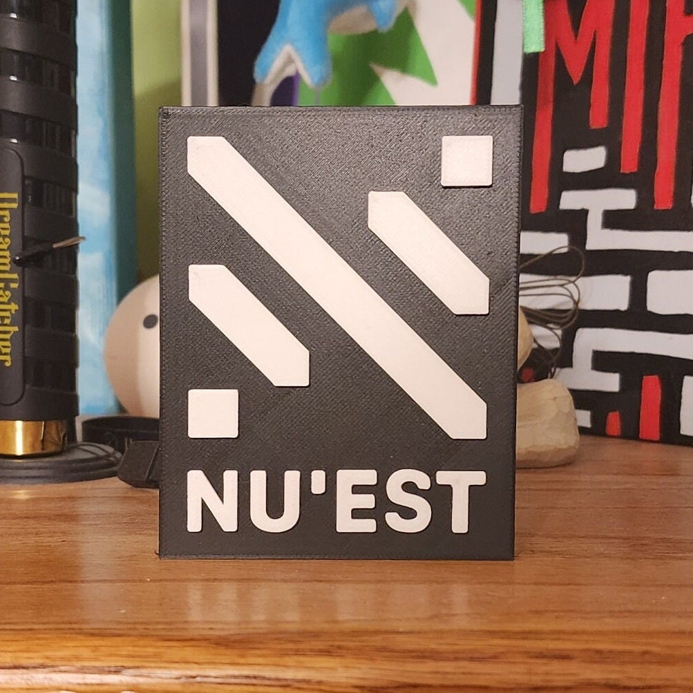 NU'EST Standee