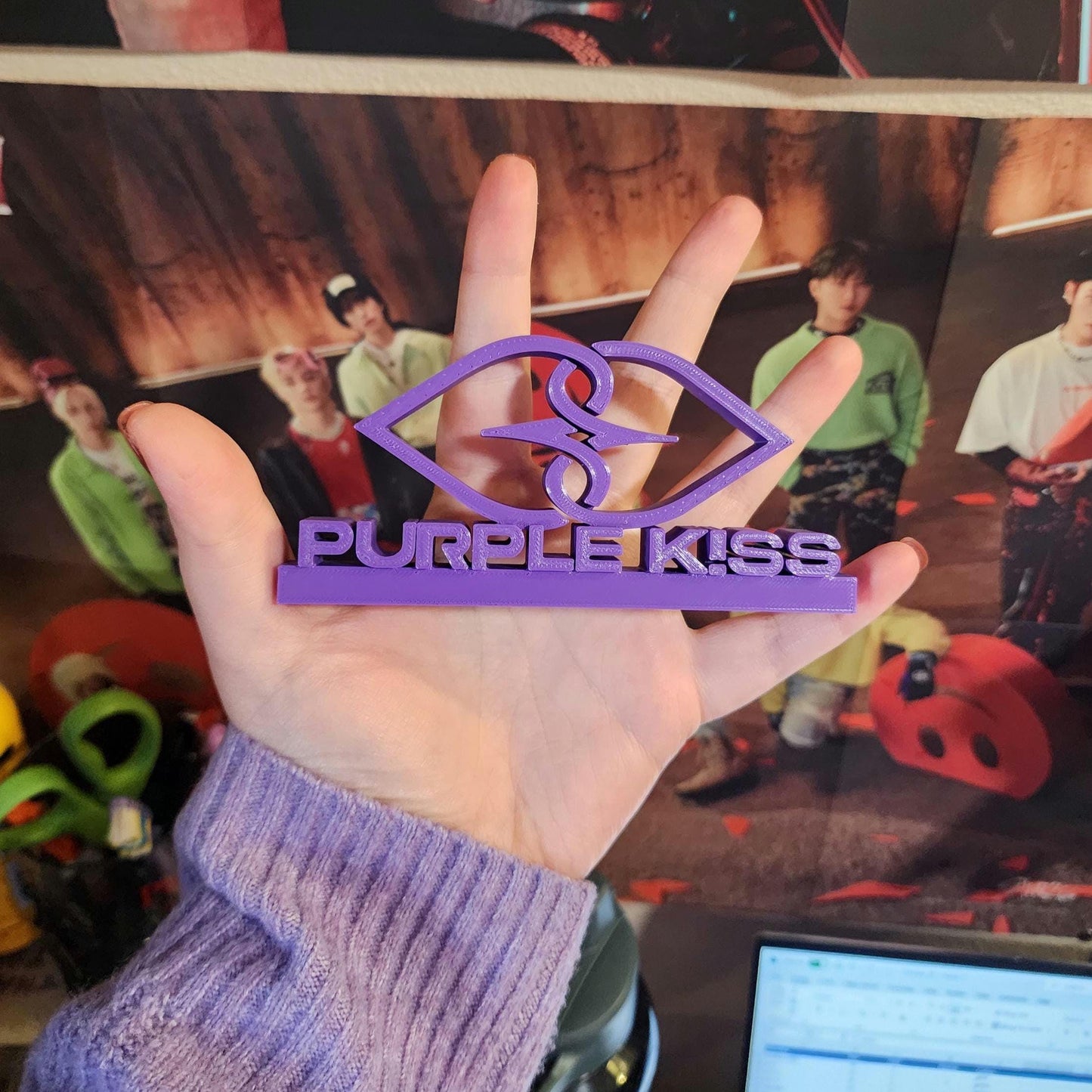 Purple Kiss Standee